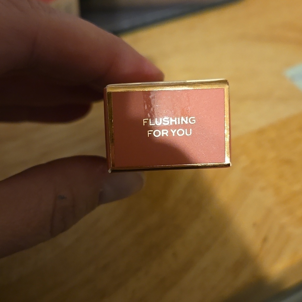 Revolution Super Dewy Liquid Blush - Flushig For You - Picture 3 of 4